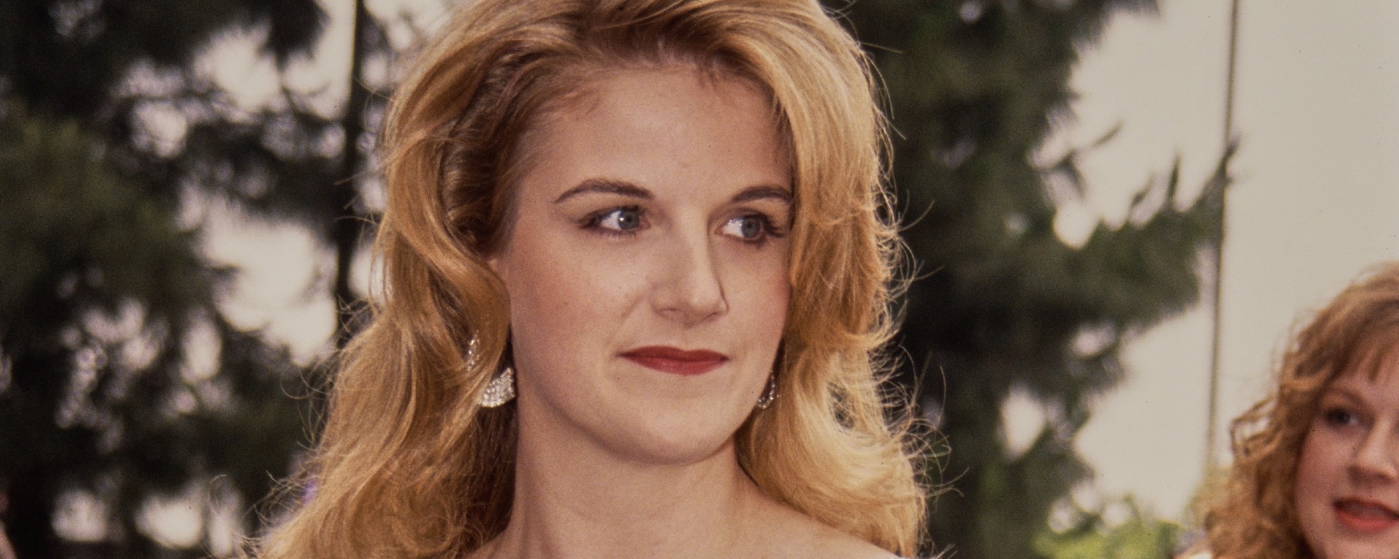 3 Country Songs From the 90s That Took a Surprisingly Dark Turn