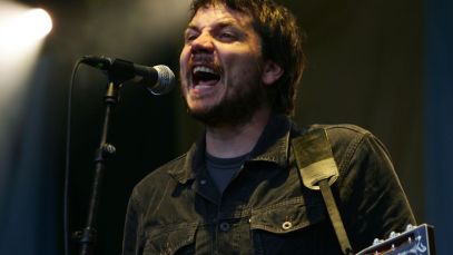 Jeff Tweedy of Wilco performing