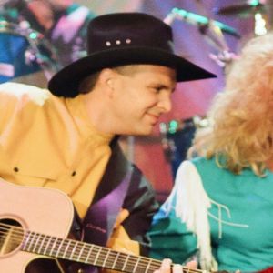 Activist Betsy Smittle, Garth Brooks’ Half Sister and Ex-Bandmate, Died on This Day in 2013