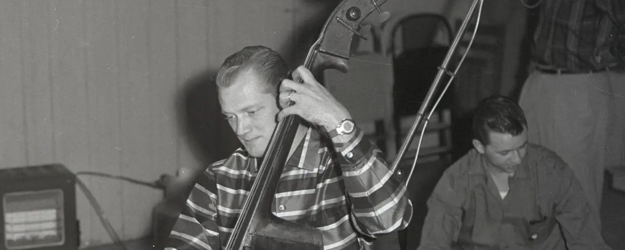 ولد في مثل هذا اليوم من عام 1932، “مهندس ناشفيل ساوند” الذي عمل كشريك مألوف لباتسي كلاين في الستينيات. ولد في مثل هذا اليوم من عام 1932، “مهندس ناشفيل ساوند” الذي عمل كشريك مألوف لباتسي كلاين في الستينيات.