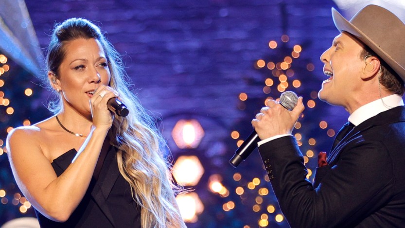 Colbie Caillat and Gavin DeGraw Bring Winter to the Macy's Thanksgiving Day Parade With "Let It Snow"