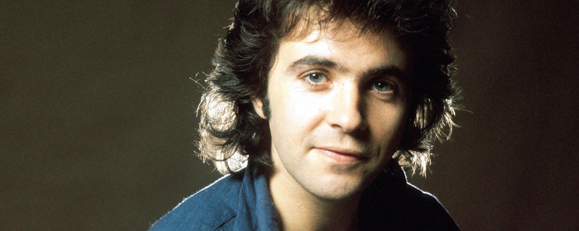 أصبحت أغنية David Essex الناجحة هذه في المرتبة الأولى في المخططات بمساعدة أحد نجوم المسلسلات التلفزيونية أصبحت أغنية David Essex الناجحة هذه في المرتبة الأولى في المخططات بمساعدة أحد نجوم المسلسلات التلفزيونية