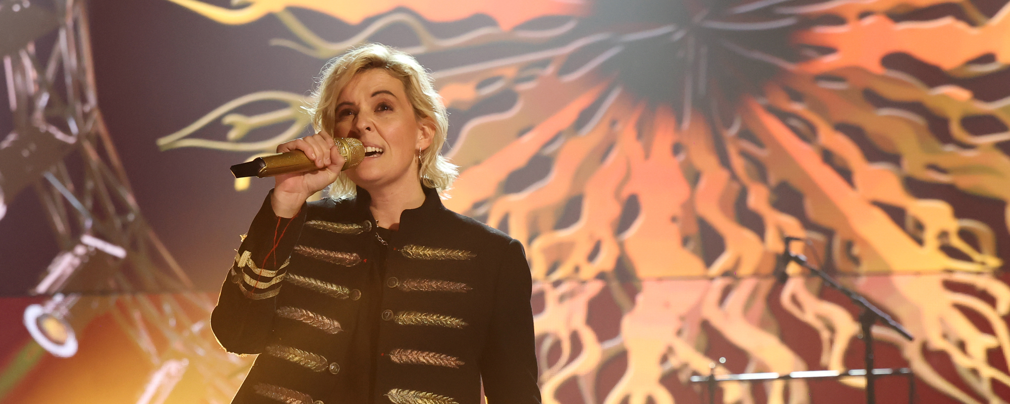 “I Am in Heaven” After Watching Brandi Carlile and Patty Loveless Honor Vince Gill With Their Stunning CMAs Cover of “When I Call Your Name”