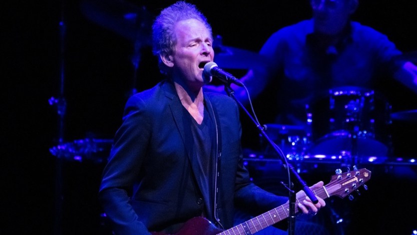 Lindsey Buckingham Reveals Plans to Release First New Solo Album Since 2021: “I’m Really Excited About This Piece of Work”