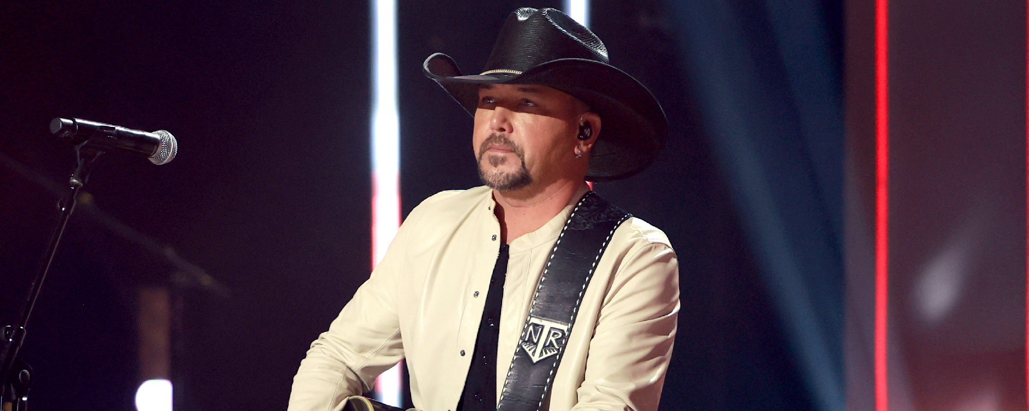 NFL Hall of Fame Quarterback Says One of These Two Country Music Icons Should Headline the Super Bowl Halftime Show