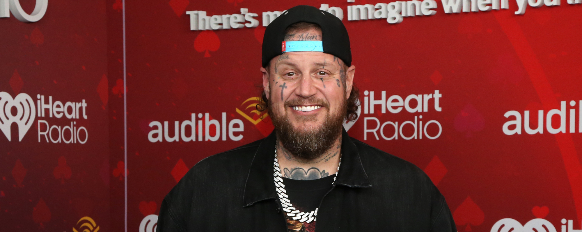 Jelly Roll Delivers 300 Thanksgiving Meals to Jail Where He Once Served Time