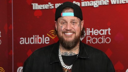 Jelly Roll Delivers 300 Thanksgiving Meals to Jail Where He Once Served Time