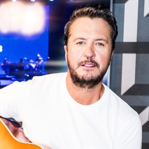 Countdown to the Cma Awards Starts With Special 'Center Stage' 20/20 Event Hosted by Luke Bryan