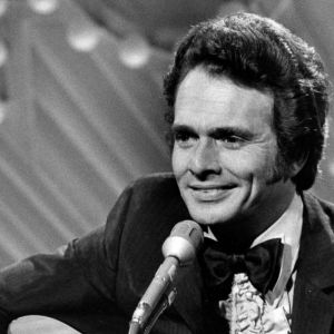 On This Day in 1971, Merle Haggard Topped the Country Charts for the 10th Time With a Song That “Explains Itself”