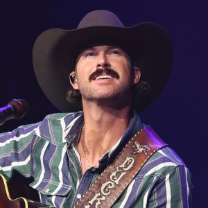 Riley Green Heats Up the CMA Awards With "Worst Way" Performance