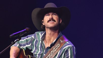 Riley Green Heats Up the CMA Awards With "Worst Way" Performance