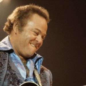 Roy Clark, Beloved Country Singer and “Hee-Haw” Host, Died on This Day in 2018
