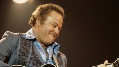 Roy Clark, Beloved Country Singer and “Hee-Haw” Host, Died on This Day in 2018