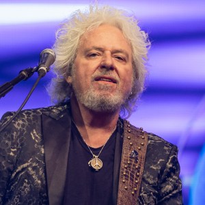 Steve Lukather Fires Back at Complaints About Totos Lineup