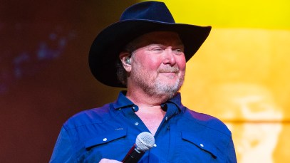 Nashville Rallies to Donate Over Two Thousand Turkeys to Tracy Lawrence's Mission Possible After Delivery Disaster