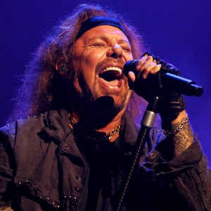 Nikki Sixx Applauds Vince Neil's Courageous Return to the Stage After Stroke