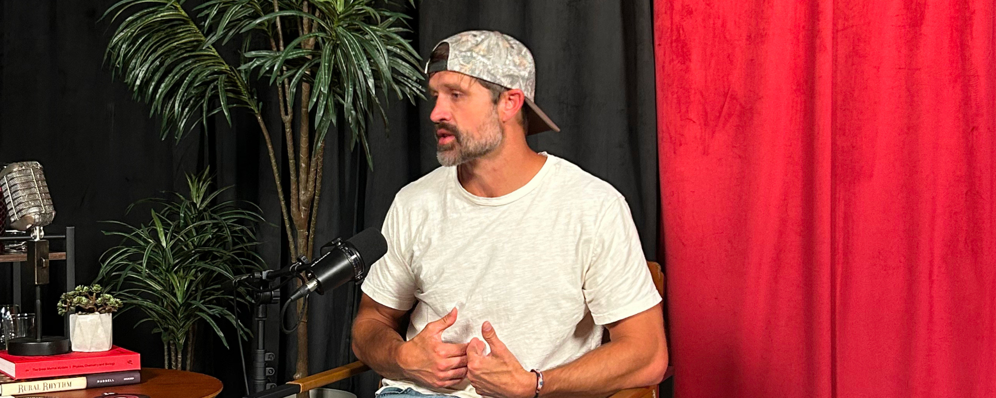 Walker Hayes Discusses His Grief, Family, and Latest Album on American Songwriter’s ‘Off the Record’ (Episode 2)