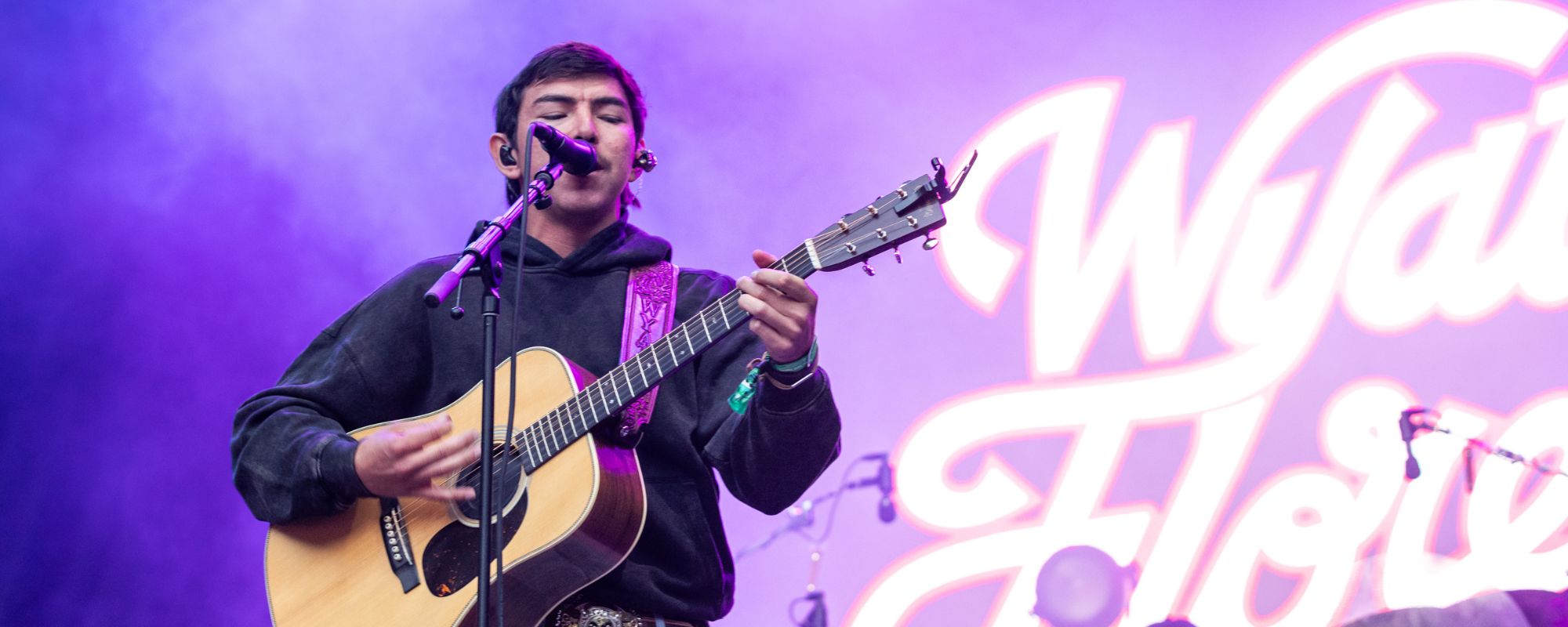 Watch Country Star Deliver Heartfelt Turnpike Troubadours Cover for His Best Friend’s First Dance
