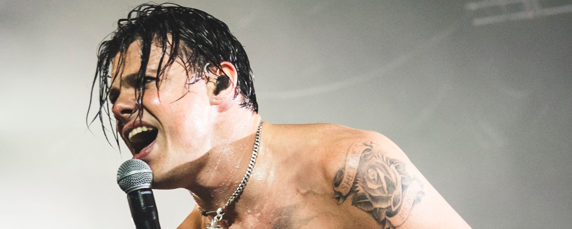 Yungblud يلغي “على مضض” جميع العروض المتبقية في عام 2025: “قلبي مكسور”