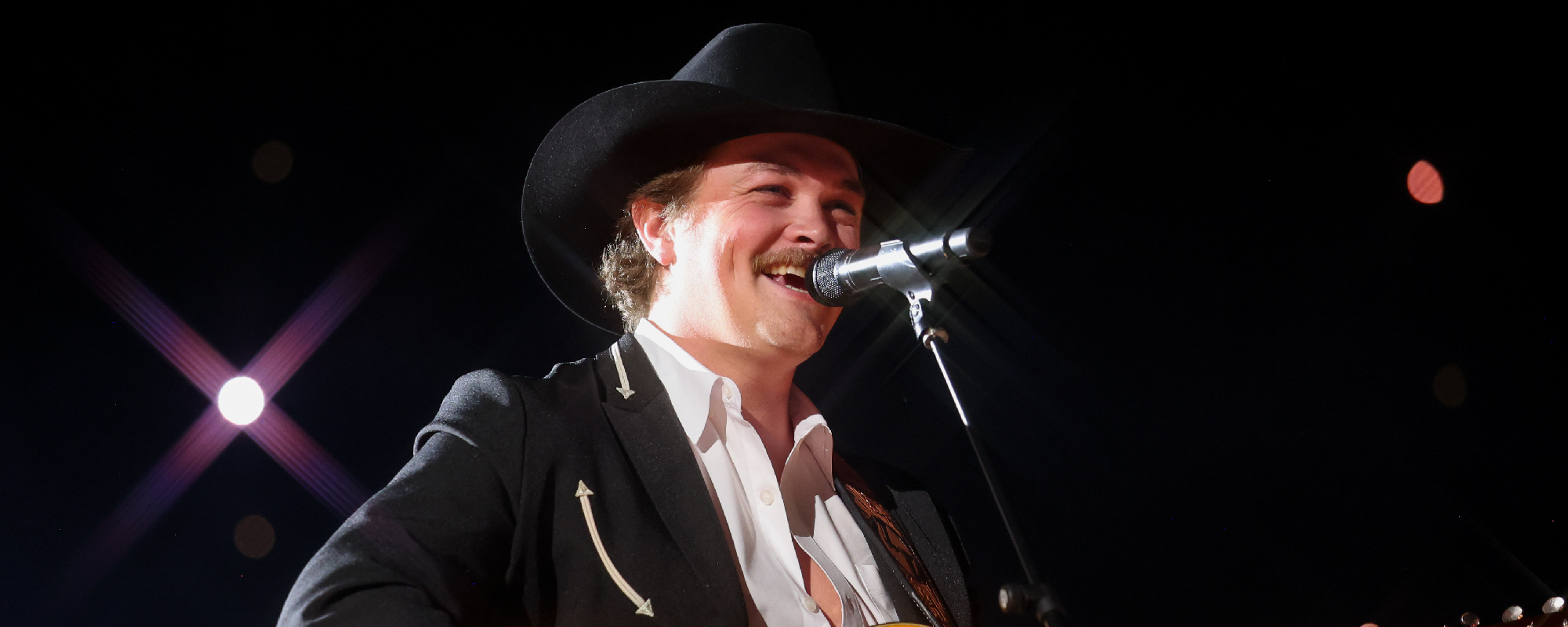 North Dakota Fan Proposes During Zach Top Show, But Forgets the One Thing He Needed