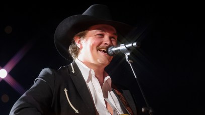 North Dakota Fan Proposes During Zach Top Show and Forgets the One Thing He Needed