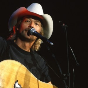 4 Country Songs From 1992 That Most People Forgot About