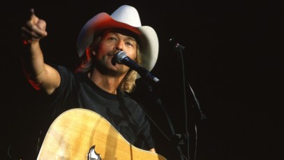4 Country Songs From 1992 That Most People Forgot About