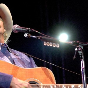 On This Day in 2001, Alan Jackson Released One of the Most Emotional Songs of His Career