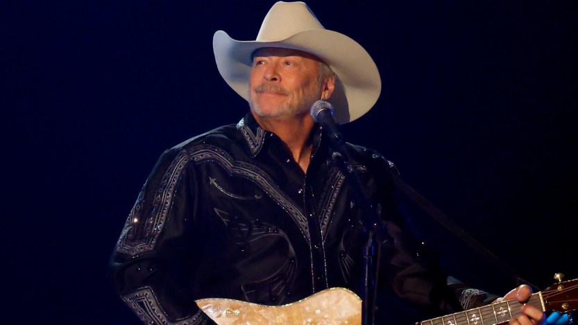 3 Iconic Country Tribute Performances That Brought the House Down