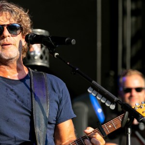 Born on This Day in 1973, a Country Singer-Songwriter With Several No. 1 Hits