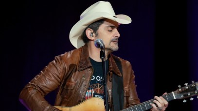 3 Songs That Prove Brad Paisley Is One Of the Greatest Songwriters Of All Time
