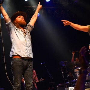 4 Country Songs From 2015 That Still Sound Like Hits Today