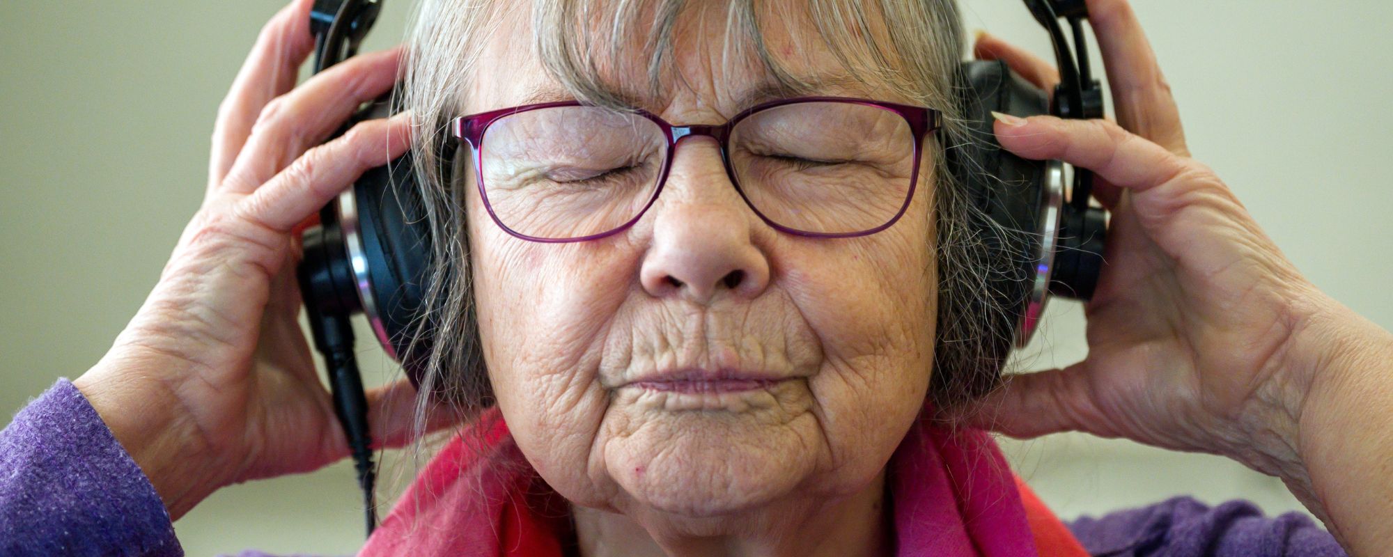 Listening to Music (Especially With This Element Added) Can Reduce Dementia Risk by Almost 40%