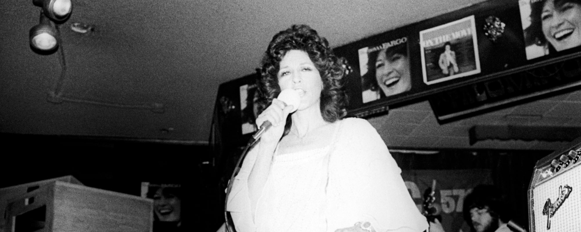 Born on This Day in 1945, the High School English Teacher Who Became a Grammy-Winning Country Star