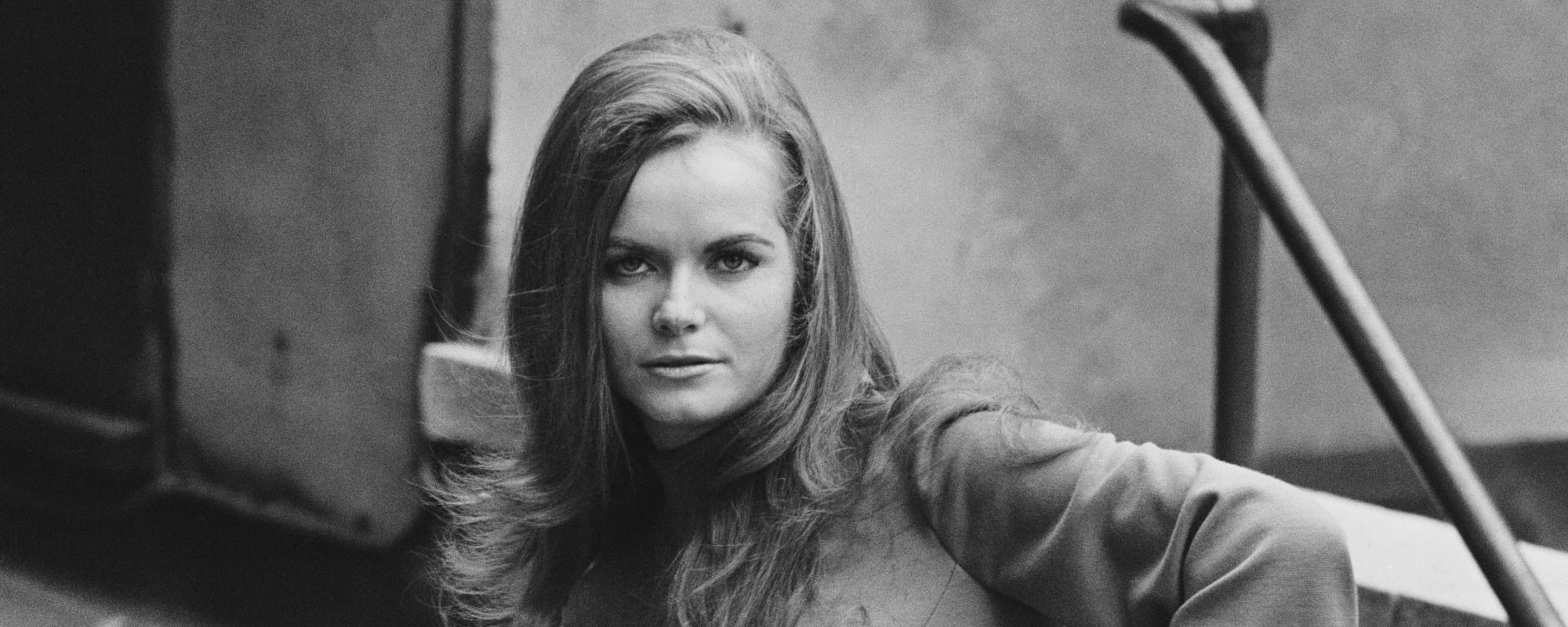 On This Day in 1968, Jeannie C. Riley Was at No. 1 With an Album That Contained a History-Making Hit Penned by a Country Legend