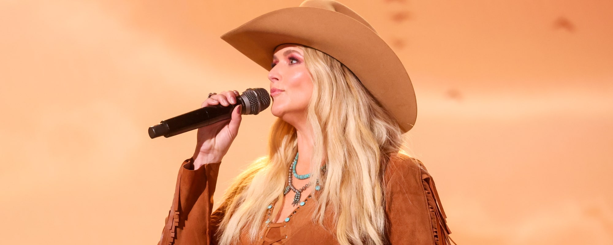 Miranda Lambert and Chris Stapleton Bring Their Steamy, Grammy-Nominated Duet to the CMA Awards Stage