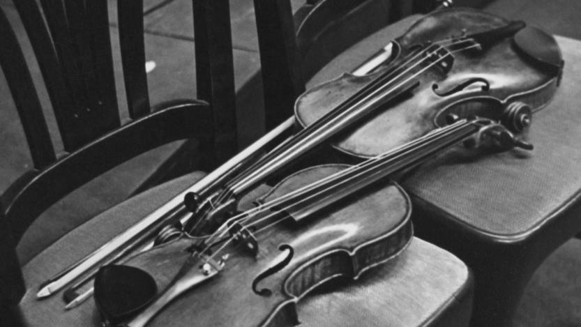 Eck Robertson was a fiddle player