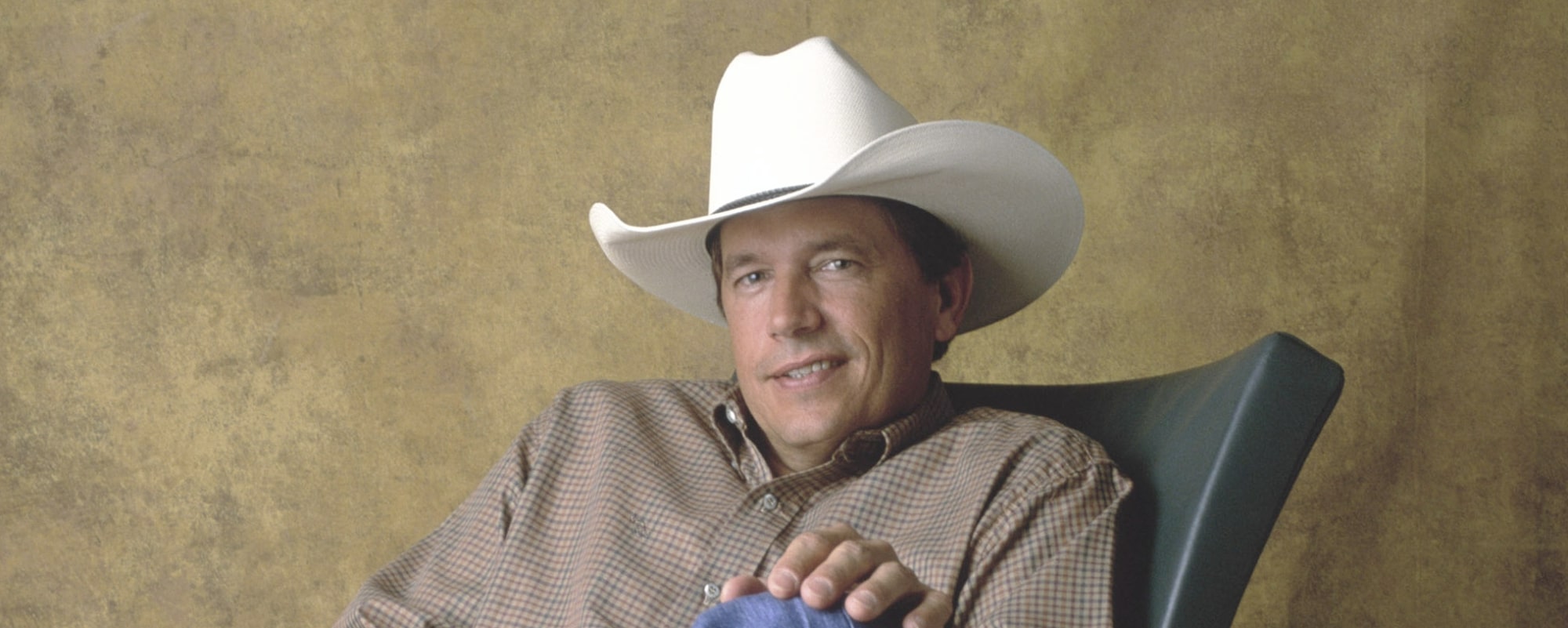 On This Day in 1995, George Strait Was at No. 1 with One of the Sweetest Love Songs Ever Written