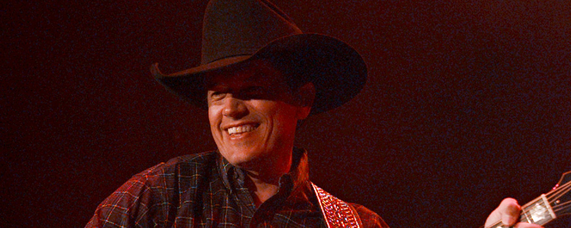 4 أغاني ريفية تبعث على الحنين من عام 1997 تجعلنا نتمنى أوقاتًا أبسط 4 أغاني ريفية تبعث على الحنين من عام 1997 تجعلنا نتمنى أوقاتًا أبسط