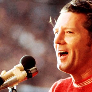 4 Country Songs From 1972 That Will Always Put Me in a Good Mood