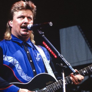 4 Country Songs From the 90s Sure To Put Anyone in a Good Mood