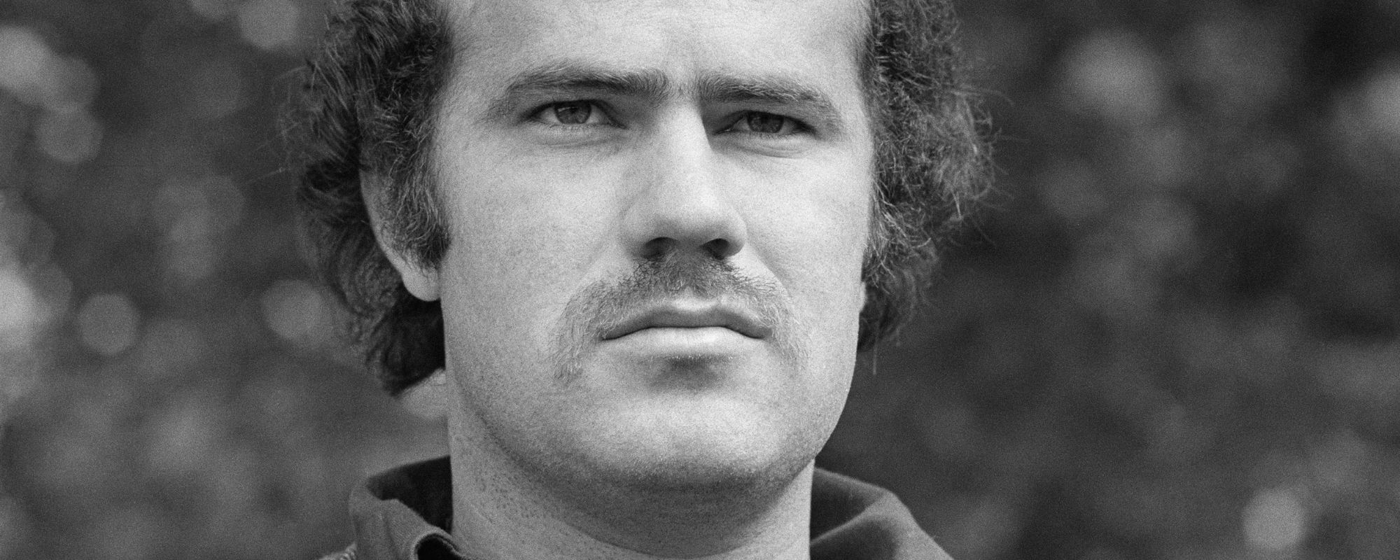 Born on This Day in 1947, the Country Hitmaker and Cousin of Kenny Loggins Whose Music Is Known by Every Golfer