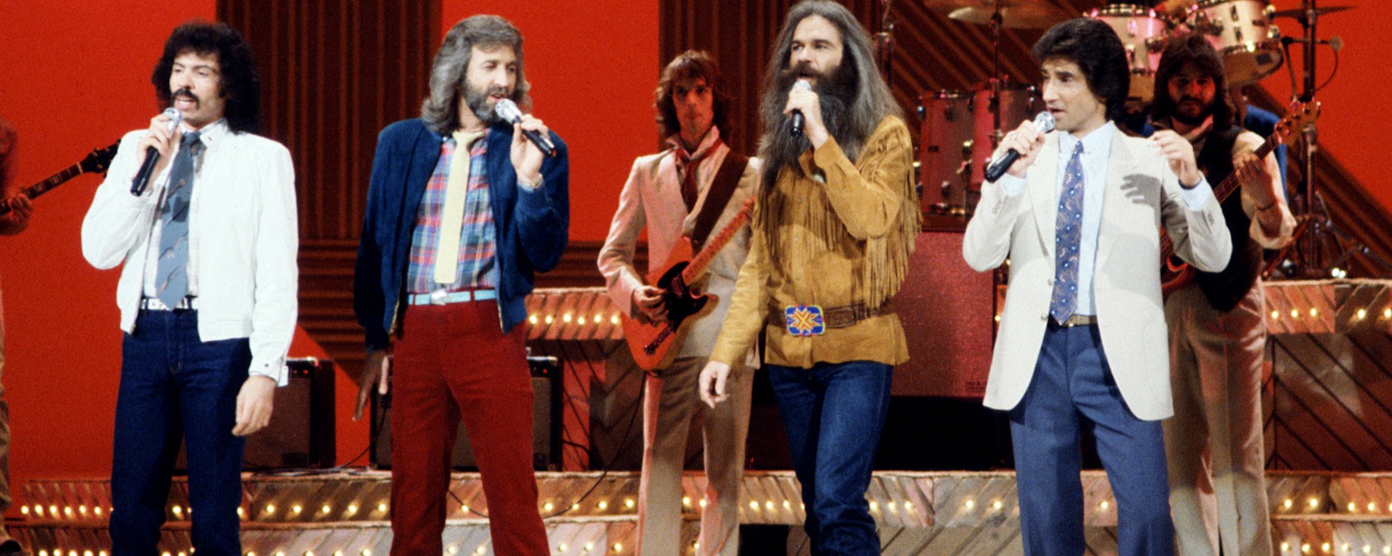 3 Country Songs From the 80s That Are All About Gratitude