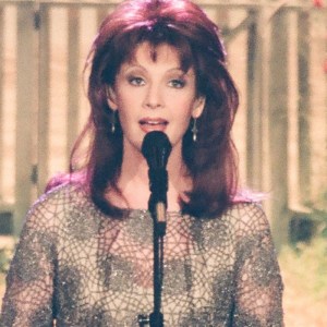 3 Country Songs From the 90s With Stunning Lyrics