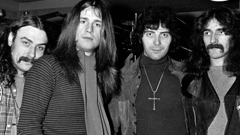 4 Guitar Riffs from 1978 That Invented Heavy Metal