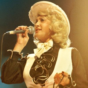 4 Country Songs From 1970 That Almost Everyone Has Forgotten About