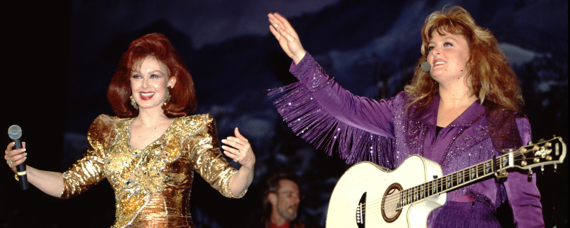 4 Country Songs From 1985 That Will Always Be Classics