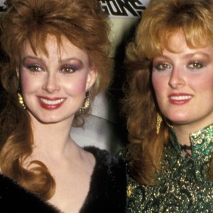 3 of the Best Country Christmas Songs From the 1980s