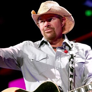 4 Country Songs Written by One Writer, Which Became Massive Hits