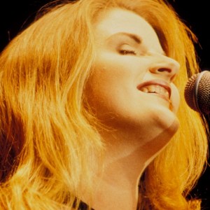 These 4 Country Songs From the 90s Didn’t Hit No. 1, but Should Have